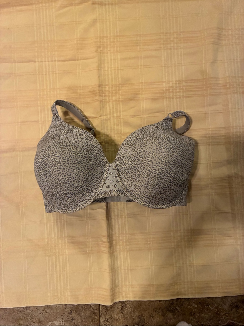 Olga To A Tee underwire contour bra leopard beige color size 40DD